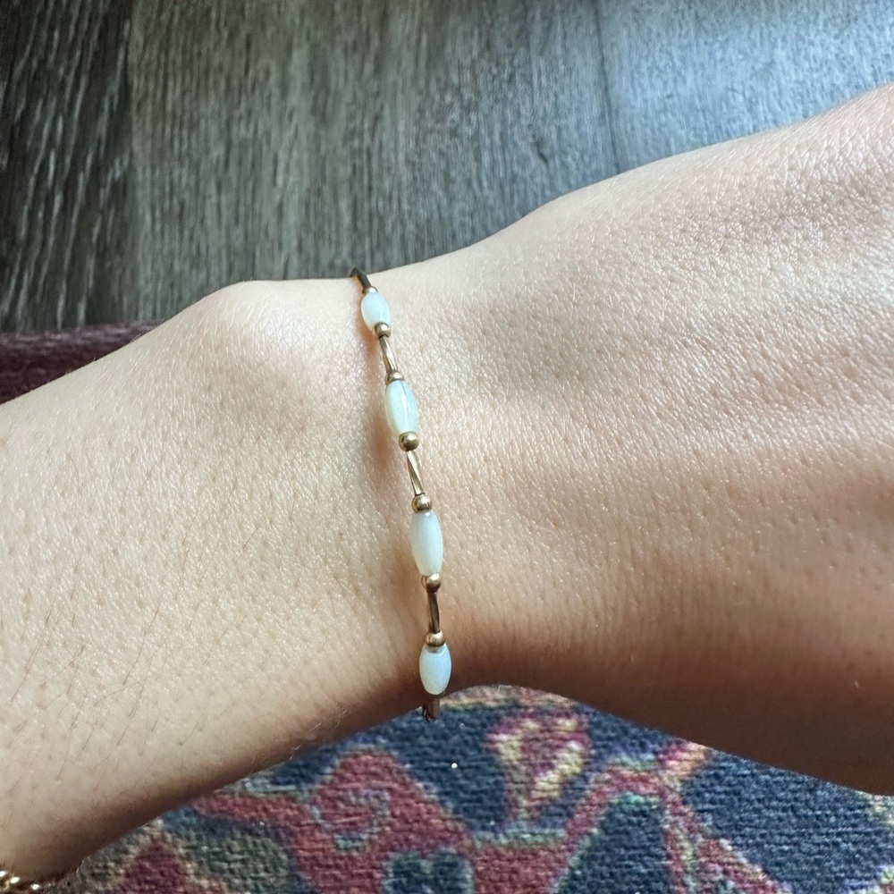 Elegant 9k Gold Bracelet